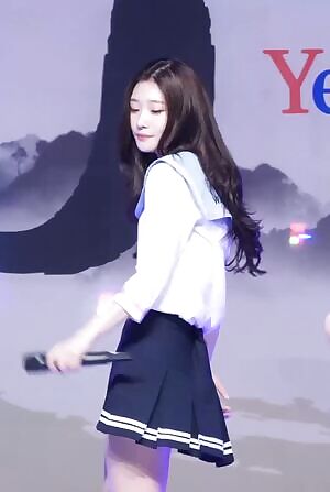 DIA Chaeyeon sailor schoolgirl