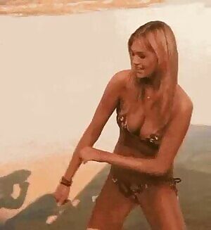 Kate Upton in motion