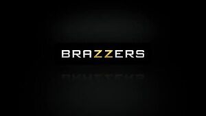 Sharing The Shower - Alyssa Lynn, Cassidy Banks & Jessy Jones