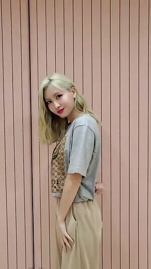 TWICE - Momo