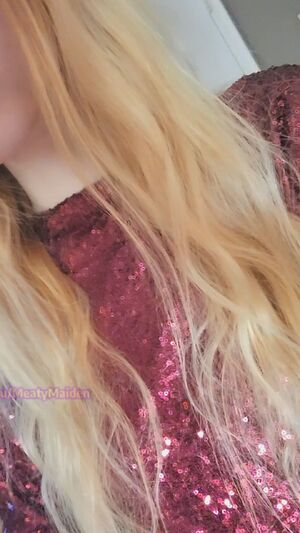 Vacuum Pumping Blonde Fetish Pretty Pussy Lips