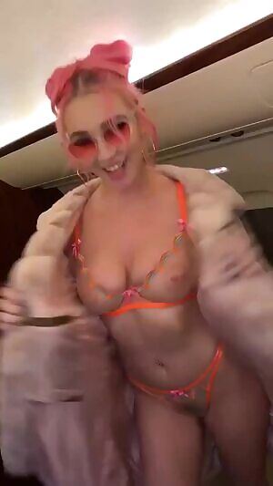 Kendra Sunderland reveal