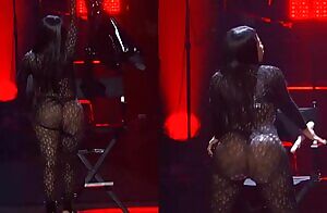 Nicki Minaj showing us the only thing she's good for