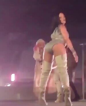 Rihanna’s ass is all I want