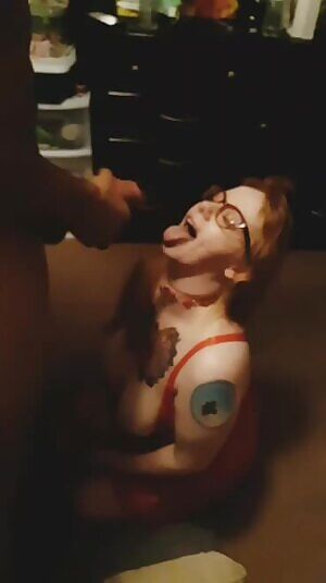 Getting a facial from our big dicked friend 😈