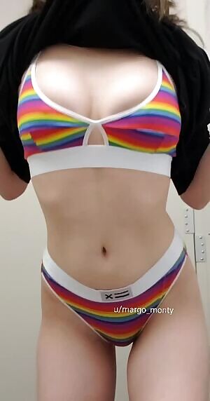 Had to sneak out of class to play with my tits, dont tell my professor 🤭