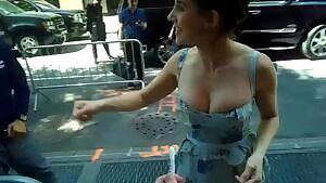 Alison Brie meeting her fans 