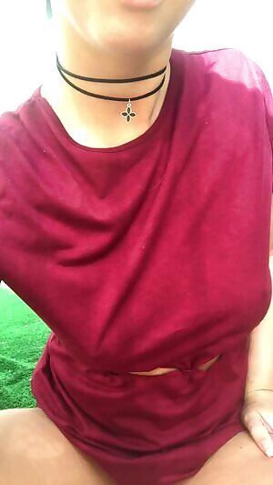 Don’t mind my tummy 😻