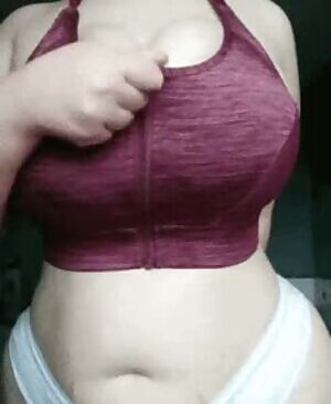 anyone recognize her or know the unaltered source