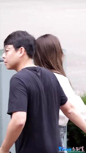 Irene booty in jeans