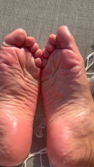 Feet Amateur BareFootMilf Foot Footjob