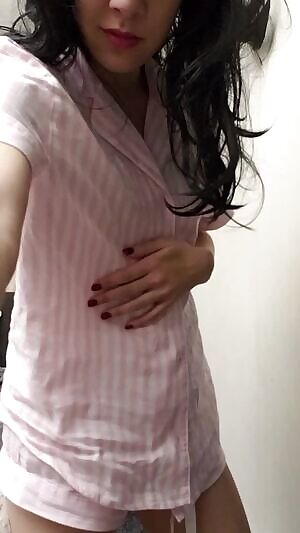 I'm having a slow start to my day, expecting lots of crazy weather! ❄ Let's wake up together? 💕