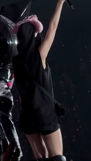 LE SSERAFIM - Chaewon