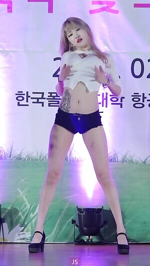 Girl Crush - Tarry boob & white panty