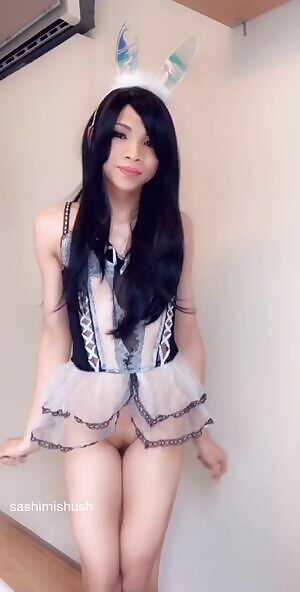 Just a happy bunny with her carrot. 😋