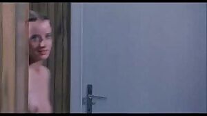 La Compagna di Banco - partita di basket e doccia