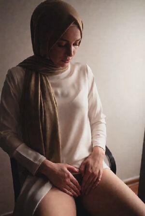 Sweet Hijabis Hijab MILF Solo