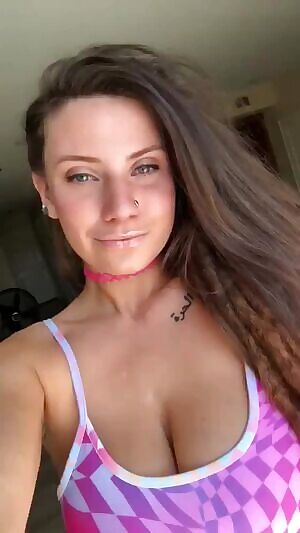 Blue eyes & big tits