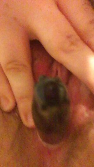 Gif of me fucking my cunt hole. I love being a slut for y’all! Pms and comments are welcome!!💋