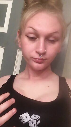 half my eyeliner is gone but ill still fuck yr bitch💅🏻