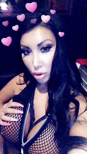 Showing off her tiddies