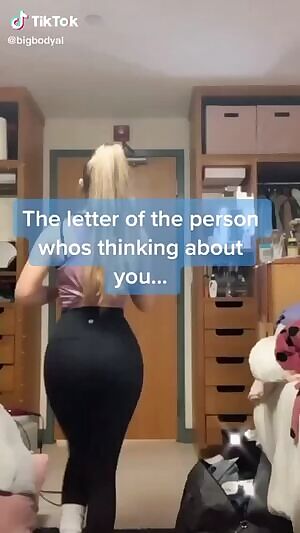 College fit babe 🍑