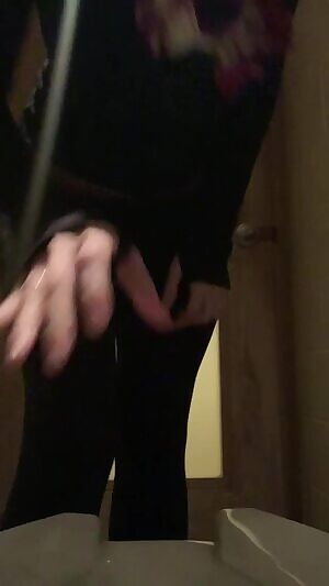 Daddy can't get enough o my golden nectar.