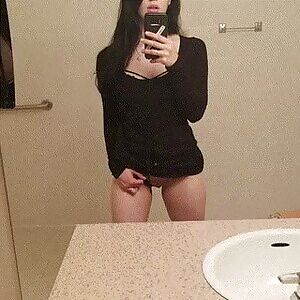 a little pussy flash for y'all