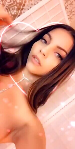 My pretty face can fuck you up 😁💘