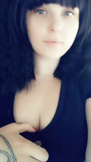 Got caught by the Uber driver 😅 just a little bit of an extra tip 😋🖤