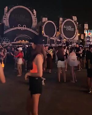 Kwon Byul - Sexy Dancing at Songkran