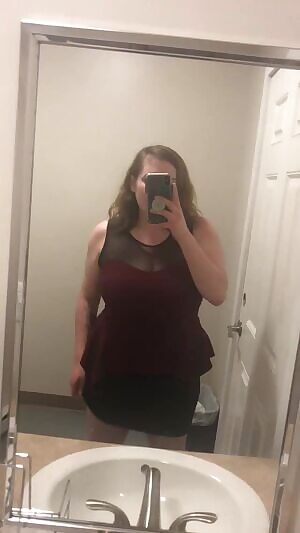 Just touching myself in the bathroom a bit 😋