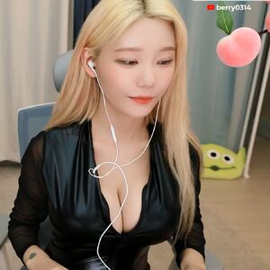 Audio Erotica ASMR Asian Big Tits