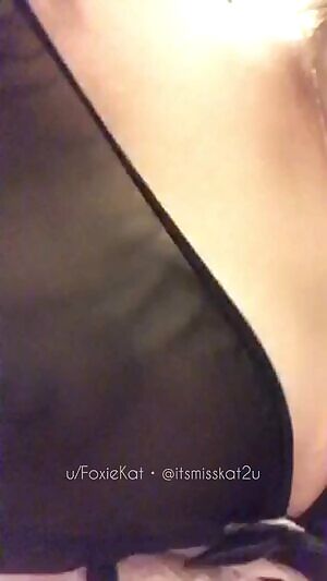 Want to blow a hot load today? 🍆💦 Come spend time w/ this Flirty, Curvy, Nerdy, Tattooed Asian MILF 💋 I love s, me & Vanilla . Get off on Incest RP ? 😍😘 Me, too!! 😉💋