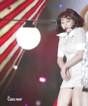 TWICE - Jihyo and Tzuyu