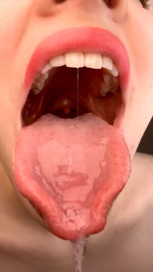 Giantess IRL 18 Years Old Drool
