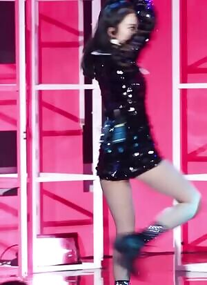 BlackPink - Jisoo: Perfect Cheeks