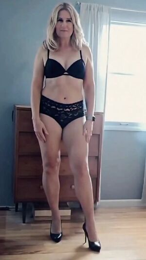 Crossdresser Amateur BBC slut Crossdressing Legs