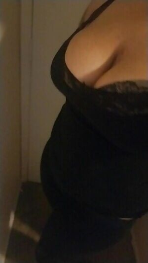 Peekabooty gif!