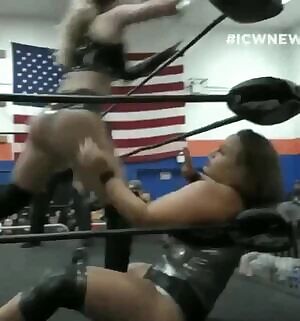 Scarlett Bordeaux making Jordynne Grace smell and taste her big ass