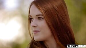 A Threesome the way god intended it