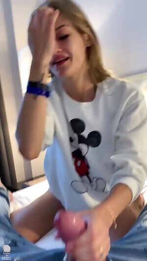 He Loves When His GF Surprises Him During A Blowjob