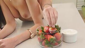 Eliza Ibarra – Strawberry Love