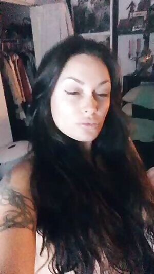 Lil butt and mermaid hair 💋