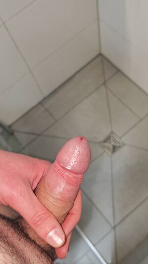 Male Pissing Amateur Pee Peeing Piss