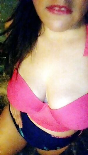 Hot tub playtime 😼 Anyone wanna join?