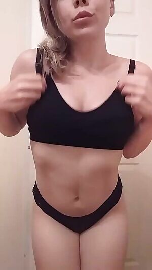 Truly loving black underwear - that's what i'm wearing underneath my black dress @ work today🔥 happy monday! ❤
