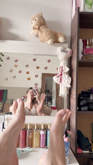 Pretty Toes Amateur Feet OnlyFans Teen