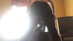 TGIF! Let me get your morning started off right with a sunrise bounce 😘🌅