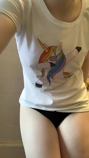 Okay so I found the best top in existence 😂🦄